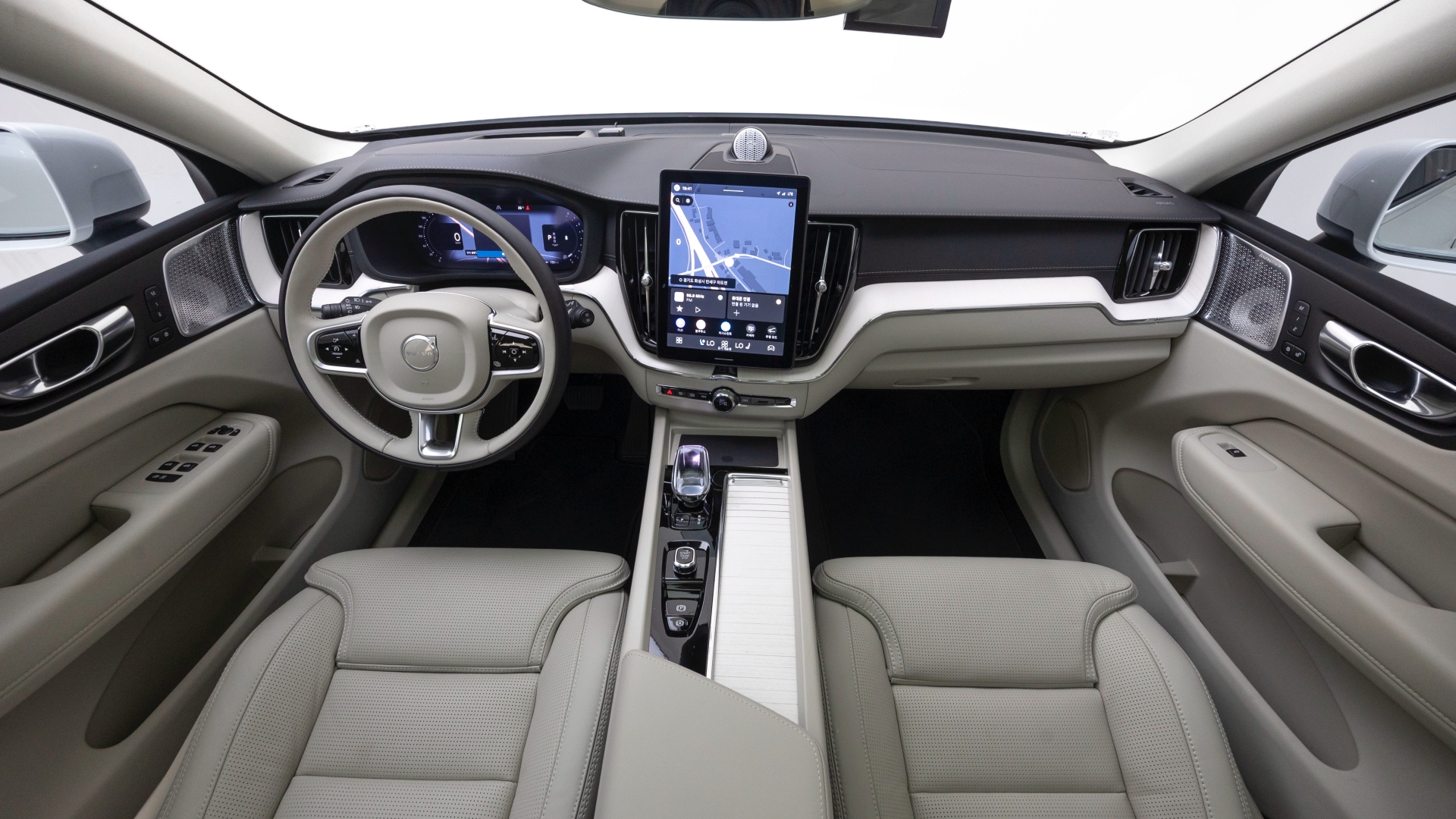 볼보 XC60 사진 35